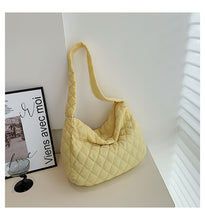 Lihat gambar sebagai galeri, Tas Selempang Wanita Texture Minimalist Shoulder Bag Emboss Import

